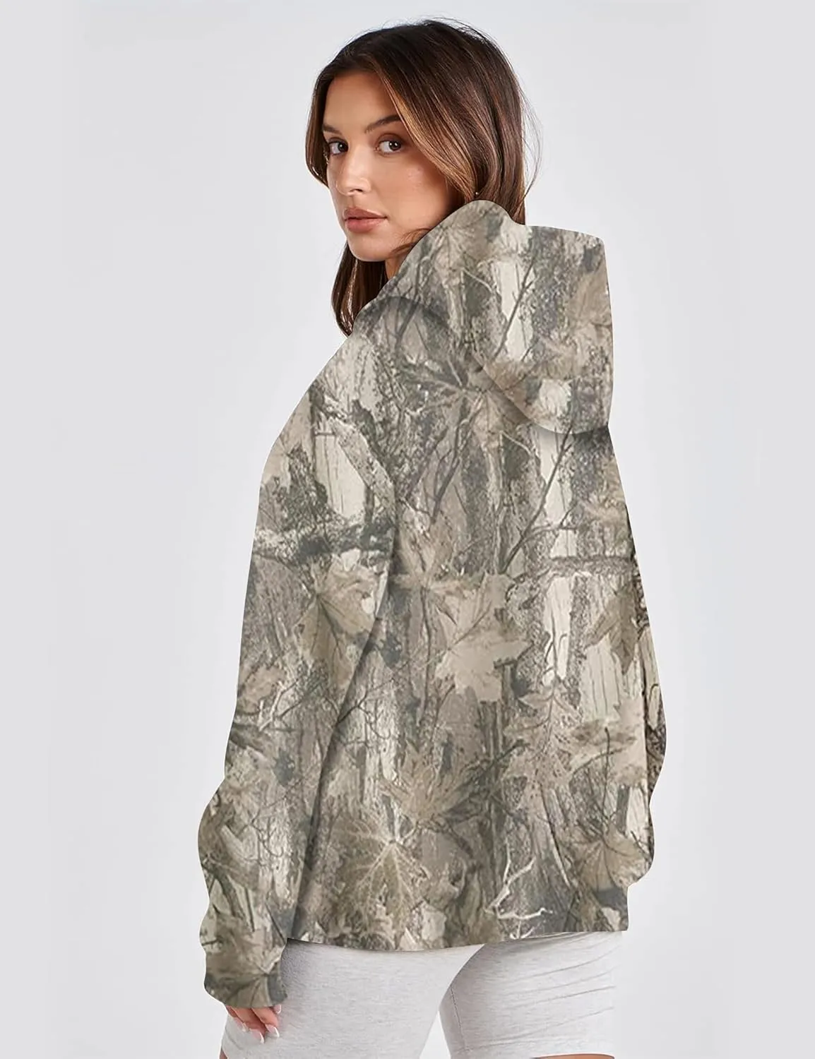 Lauweion Womens Oversized Camo Hoodie Maple Leaf Graphic Hooded Sweatshirt Trendy Long Sleeve Fleece Camouflage Hoodie
