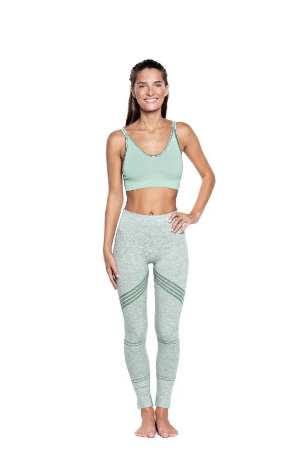 RUN & RELAX // LEYLA YOGA BAMBOO BRA - LIGHT MOSS GREEN
